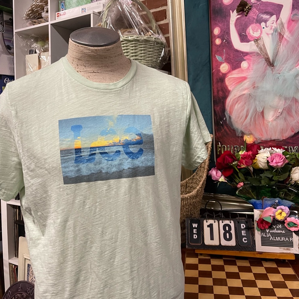Lee® Regular Fit Short Sleeve Graphic Tee